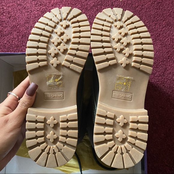 New SPRING lace-up boots - Picture 2 of 3